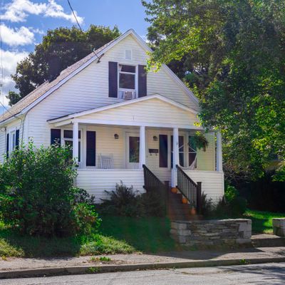 15 Maynard St, Putnam, CT 06260