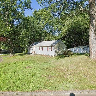 15 Spruce St, Bloomfield, CT 06002