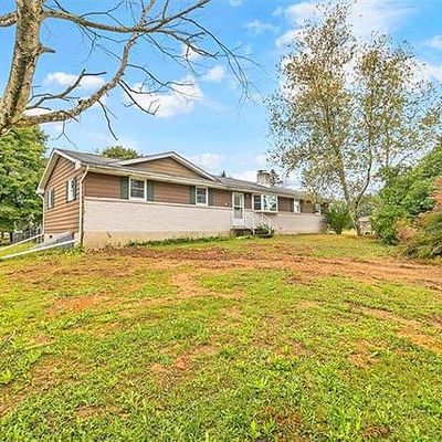 1505 Leisure Dr, Kunkletown, PA 18058