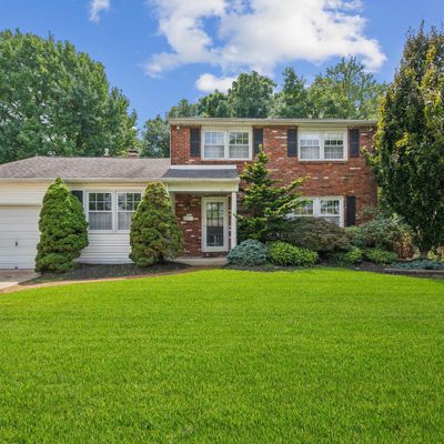 151 Schoolhouse La, Mount Laurel, NJ 08054