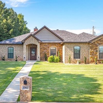 1301 Commanche, Longview, TX 75601