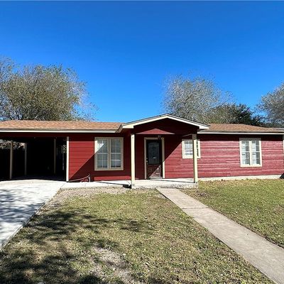 1302 N Hackberry St, Beeville, TX 78102