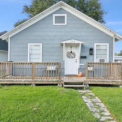 1302 Katy Ave, Port Neches, TX 77651