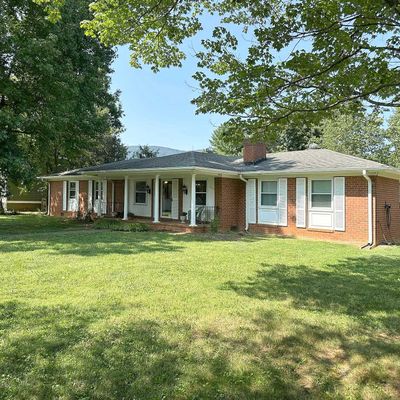 1304 Mccauley St, Crozet, VA 22932