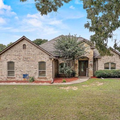 135 Towering Oaks Ln, Longview, TX 75602