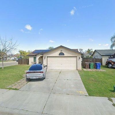 13746 Walker St, Armona, CA 93202