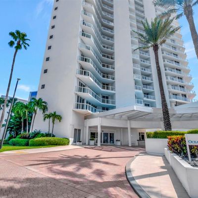 16425 Collins Ave, Sunny Isles Beach, FL 33160