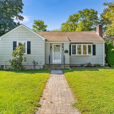 165 Giddings Ave, Windsor, CT 06095