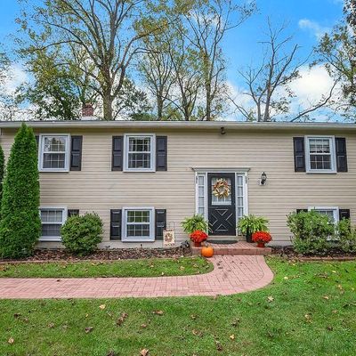 1690 Hillcrest Ln, Aston, PA 19014