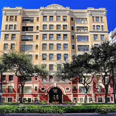 1700 Main Street, Houston, TX 77002