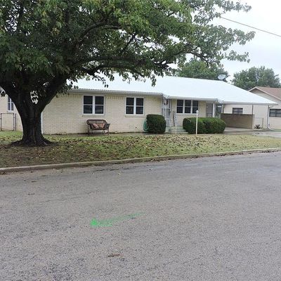 1701 N Trent Street N, Goldthwaite, TX 78644