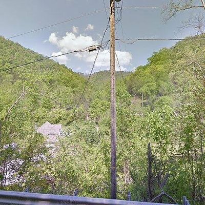 173 Tunnel Br, Myra, KY 41549