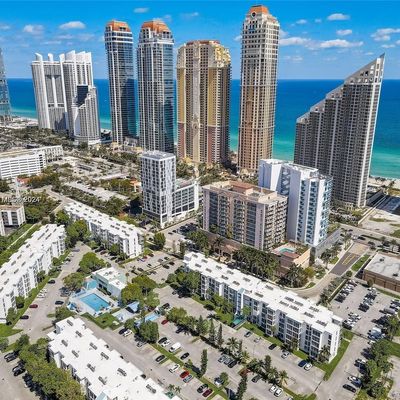 17570 Atlantic Blvd, Sunny Isles Beach, FL 33160