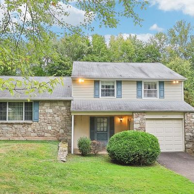 18 Cedarbrook Dr, Southampton, PA 18966