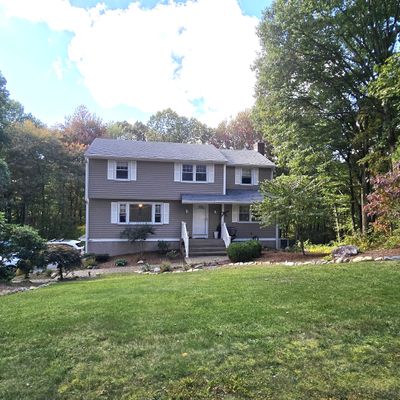 18 Pilgrim Dr, Tolland, CT 06084