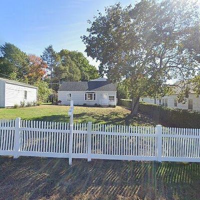 18 William St, Waterford, CT 06385