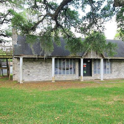 1518 S Columbia Drive, West Columbia, TX 77486