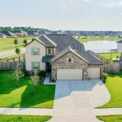 15542 E Lake Dr, Baytown, TX 77523