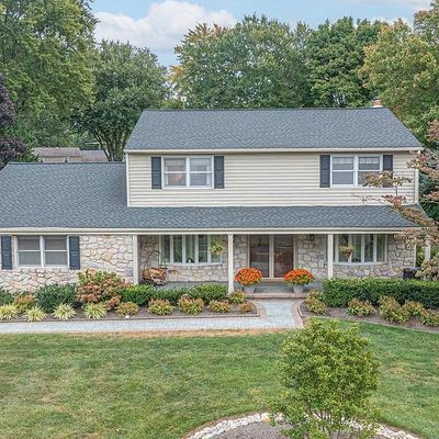 16 Johanna Dr, Southampton, PA 18966