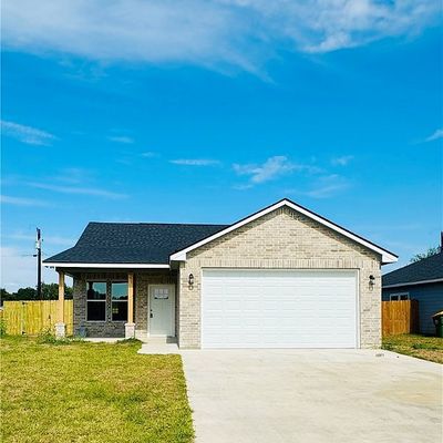 1605 Hackberry Street, Hearne, TX 77859