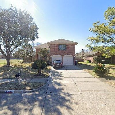 1618 Village Court Dr, Rosenberg, TX 77471