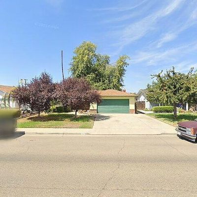 1975 E Sierra Way, Dinuba, CA 93618