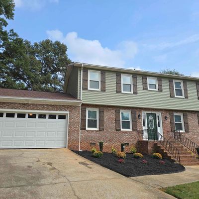 2 Barrett Ct, Mauldin, SC 29662