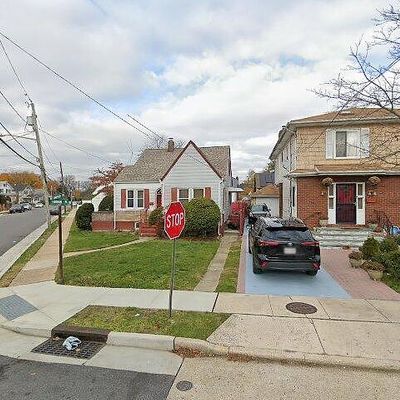 2 Fordham Pl, Hempstead, NY 11550