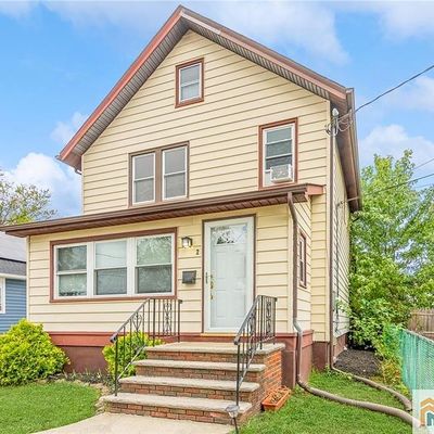 2 Lillian Ter, Woodbridge, NJ 07095