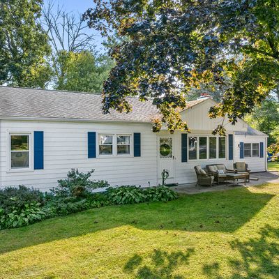 2 Springdale Rd, Waterford, CT 06385