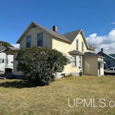 200 N 10 Th St, Escanaba, MI 49829