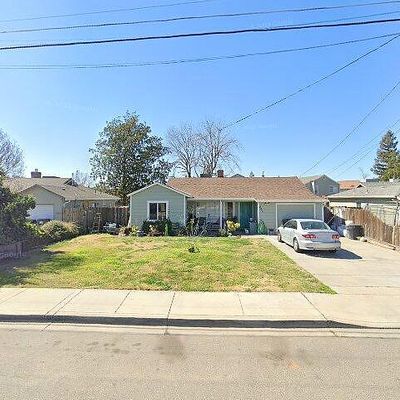 200 S Lee Ave, Oakdale, CA 95361