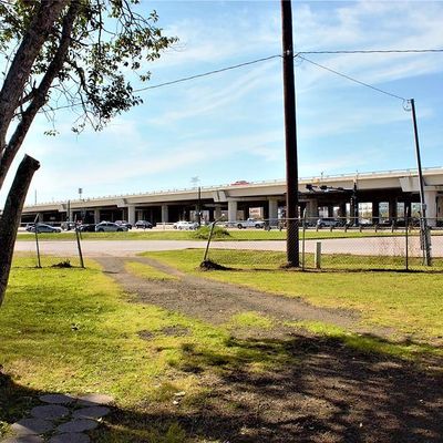 20017 Southwest Freeway, Sugar Land, TX 77479