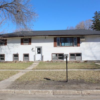 2004 N 8th Avenue N, Moorhead, MN 56560