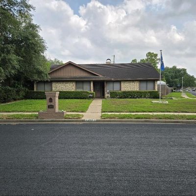 201 Yuma Dr, Victoria, TX 77904