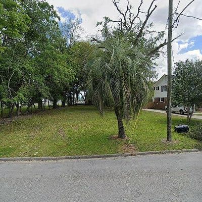 2021 Traymore Rd, Jacksonville, FL 32207