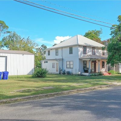 205 And 207 Hubbard Street, Yoakum, TX 77995