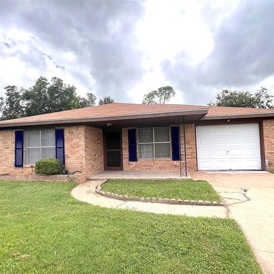 206 Heights Cir, Brenham, TX 77833