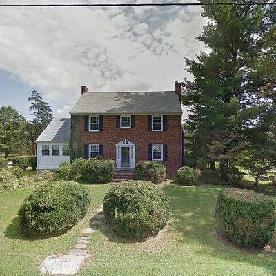 2061 Chase Ave, Waynesboro, VA 22980