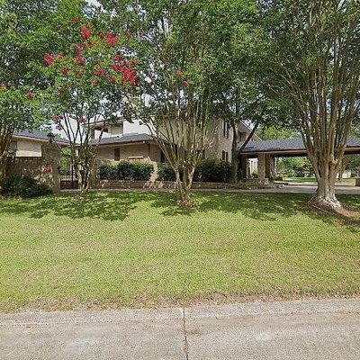 207 Valley View Dr, Lafayette, LA 70501