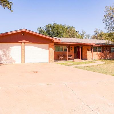 207 Willow Wood Lane, Levelland, TX 79336