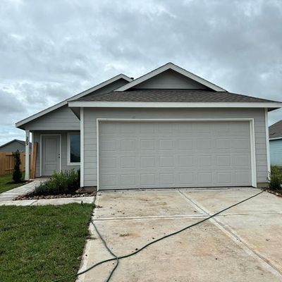 209 Houston Avenue, Angleton, TX 77515