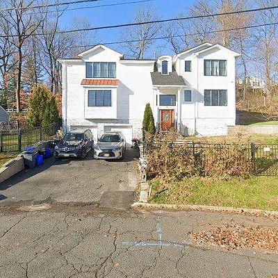 21 Cedar St, Cresskill, NJ 07626