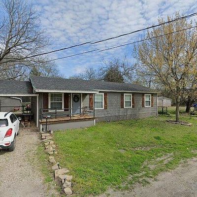 210 Austin St, Farmersville, TX 75442