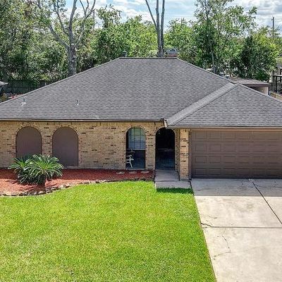 2105 Roland Rue St, Pearland, TX 77581