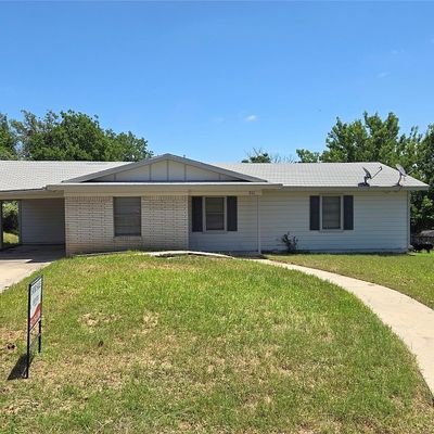 211 S Rice St, Lampasas, TX 76550