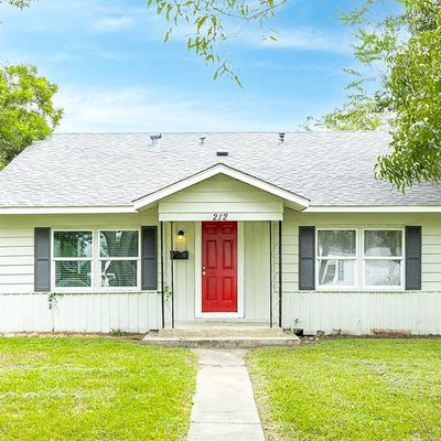 212 N Elm Street, Sweeny, TX 77480