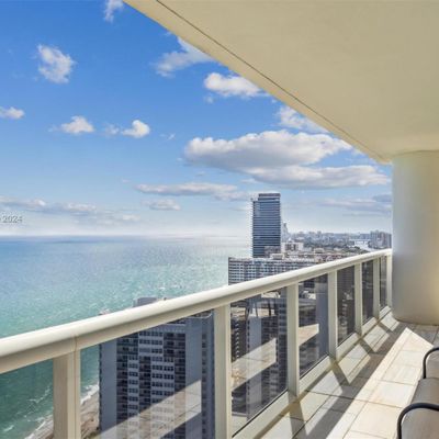 1850 S Ocean Dr, Hallandale Beach, FL 33009