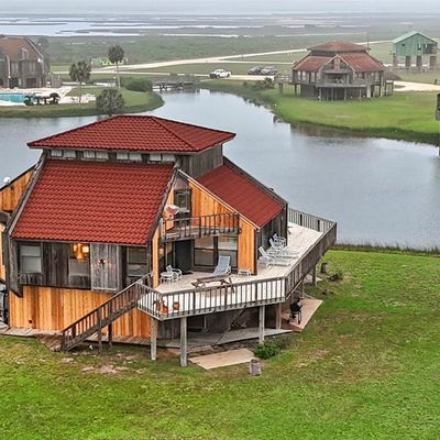 189 Private Road 638, Matagorda, TX 77457