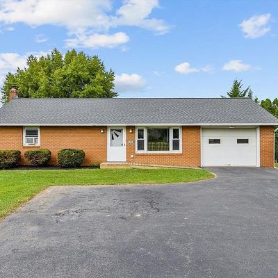 19 W Penn Grant Rd, Willow Street, PA 17584